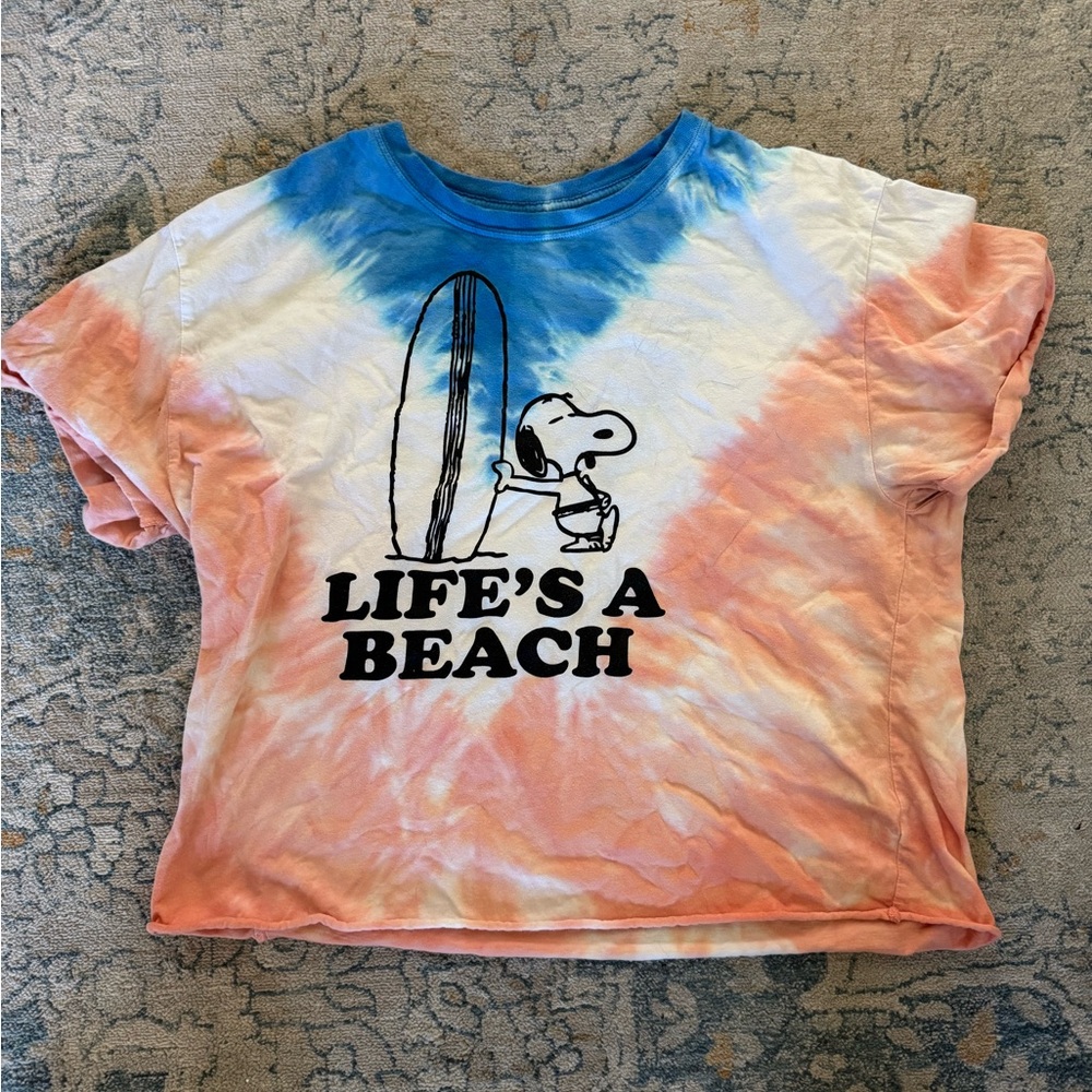 Peanuts “life’s a beach” crop top with rolled sleeves. Short sleeved XL